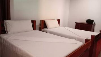 Chambre Standard | Fer et planche Ă repasser, Wi-Fi gratuit, draps fournis