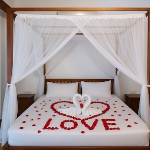 Comfort Suite, Garden View | Bathroom | Towels, soap, shampoo, toilet paper - Nidahasa Heritage Villa (Wadduwa)