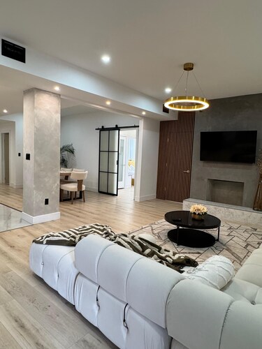 Modern Luxury Retreat Sleeps 13+ NJ & NYC Access