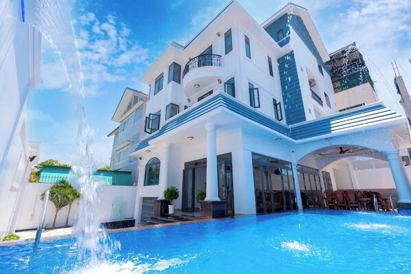 Exterior - Felix Villa Vung Tau 7 rooms - 200m to the sea (Rạch Dừa)