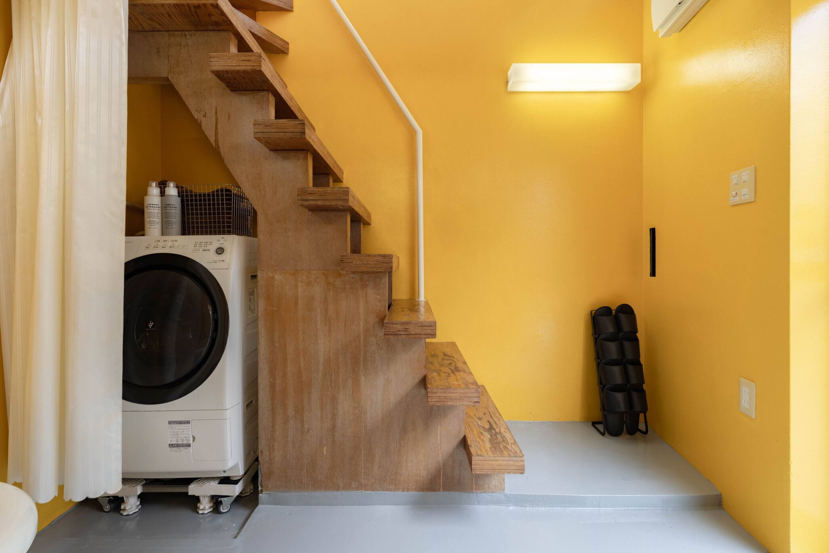 Cortinas blackout, tabla de planchar con plancha y wifi gratis 