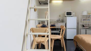 Basic Apartment | In-room dining