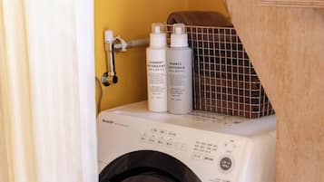 Cortines opaques, planxa i posts de planxar i wifi gratuïta