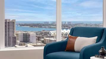 Televisión y chimenea