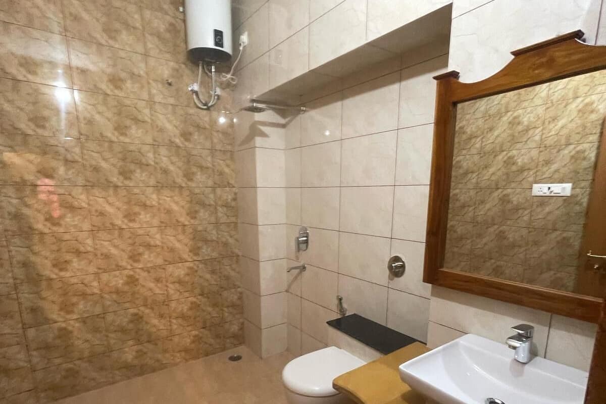 Chambre Deluxe double | Salle de bain | Pantoufles