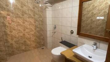 Deluxe Double Room | Bathroom | Slippers