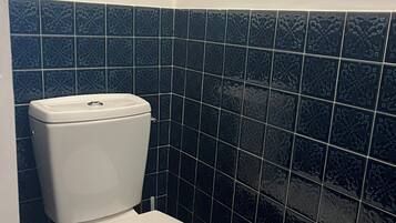 Bruser, håndklæder, Sæbe, Toiletpapir