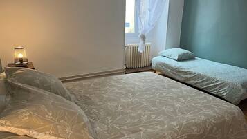 2 bedrooms, bed sheets