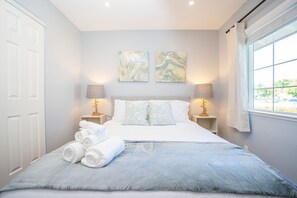 3 bedrooms, iron/ironing board, WiFi, bed sheets