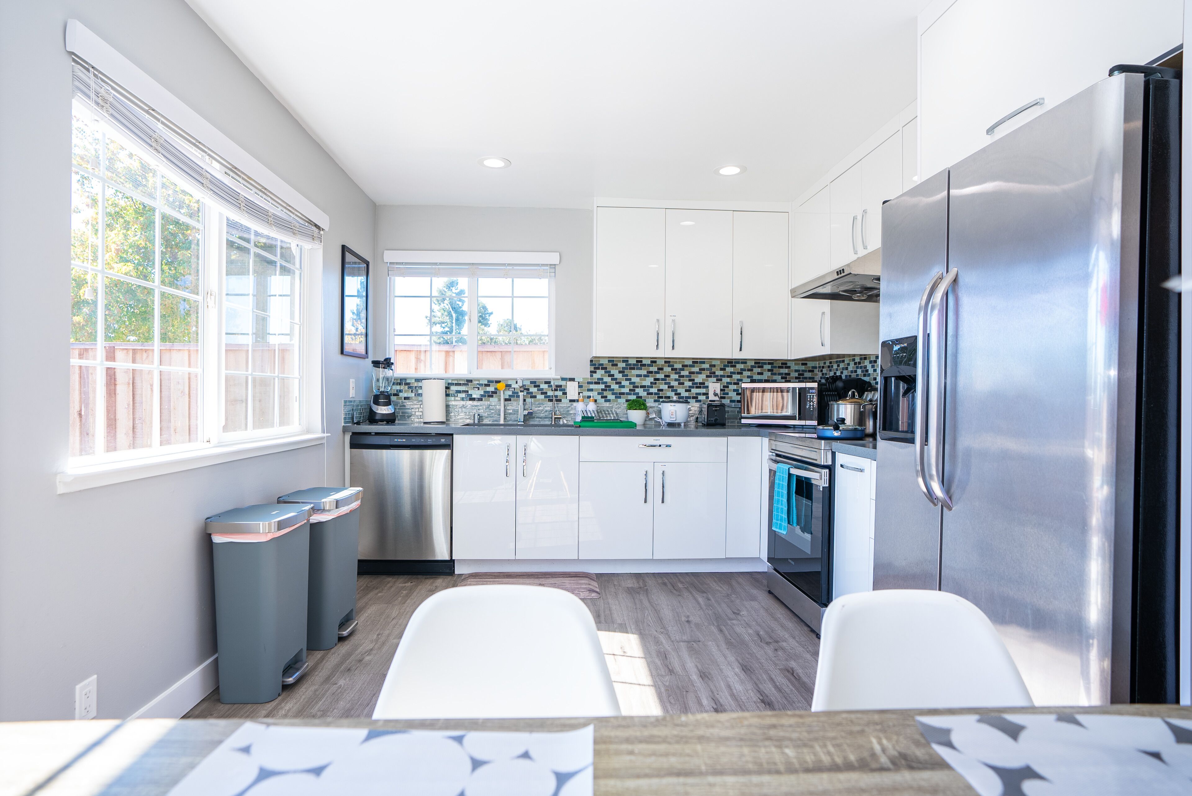 Microondas, horno, parrilla de estufa y lavavajillas 