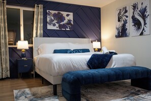 5 Schlafzimmer, Schreibtisch, Bügeleisen/Bügelbrett, Reisekinderbett