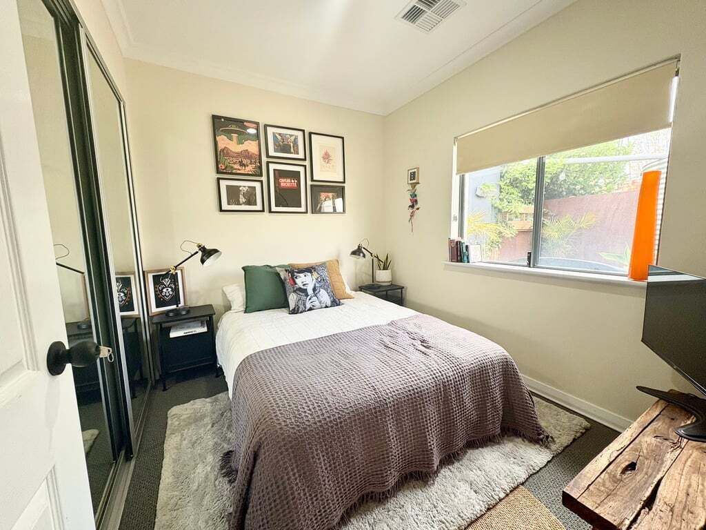 2 bedrooms, bed sheets