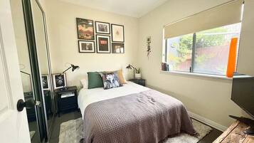 2 bedrooms, bed sheets