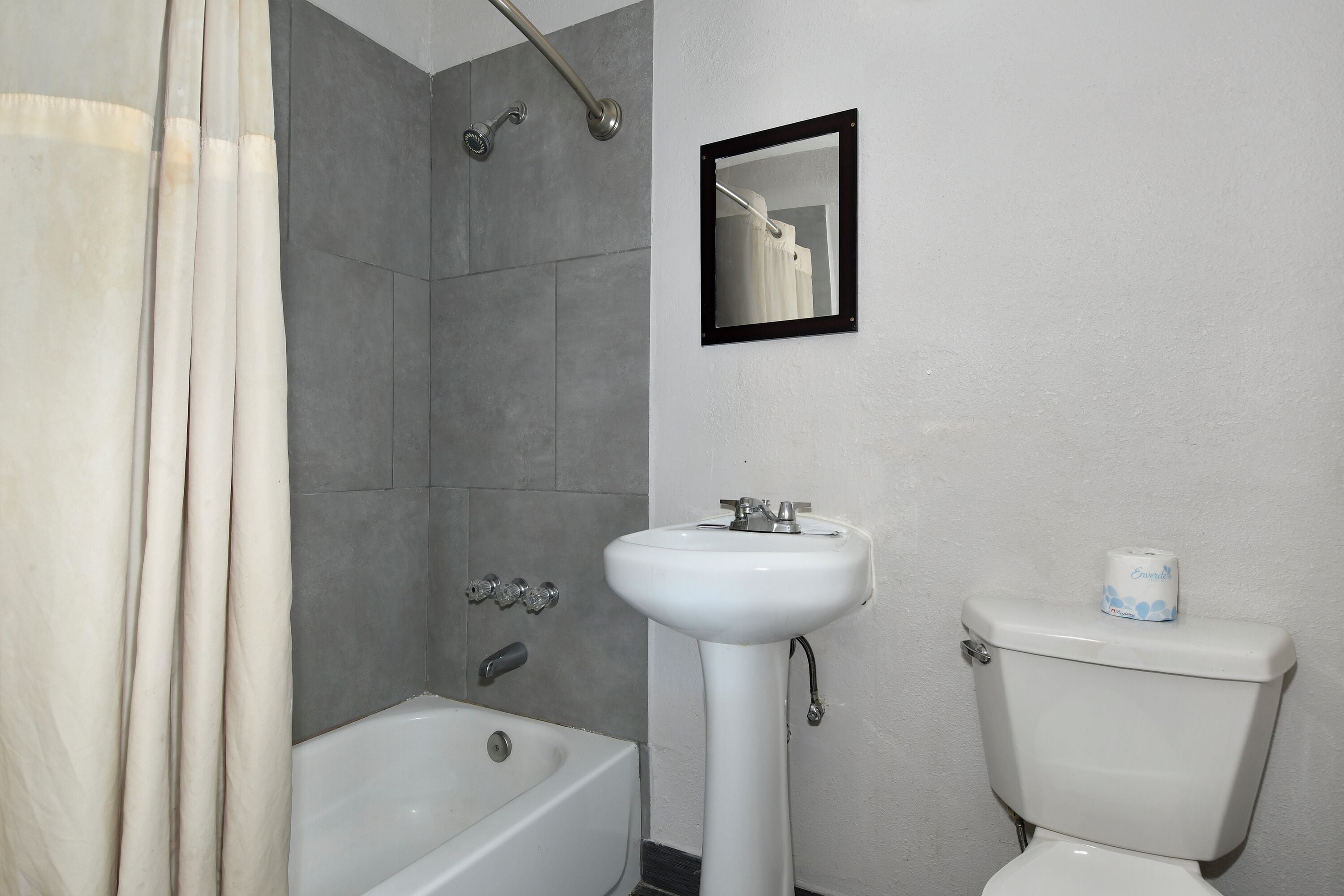 单人房, 1 张大床 | 浴室 | 毛巾、肥皂、卫生纸