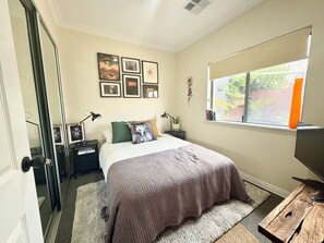Biệt thự, 2 phòng ngủ, sân hiên, quang cảnh sân vườn