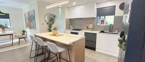 Villa, 2 Bedrooms, Patio, Courtyard View | Shared kitchen