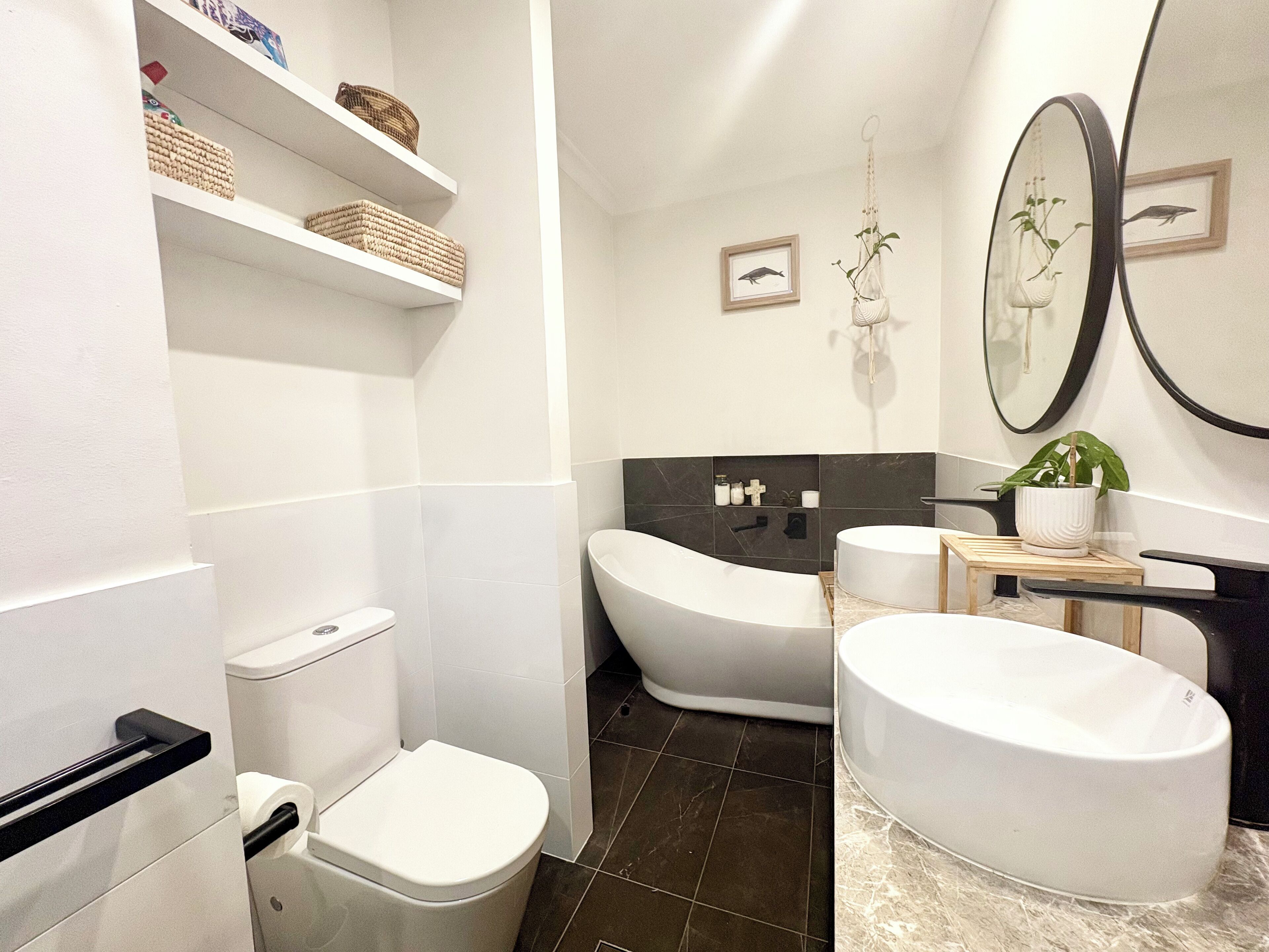 วิลล่า, 2 ห้องนอน, ลานระเบียง, วิวสวนหย่อม | ห้องน้ำรวม