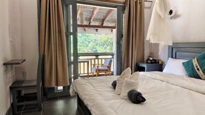 Standard Room, Balcony, River View | Free WiFi - Dokchampa River View Villa (Nong Khiaw)