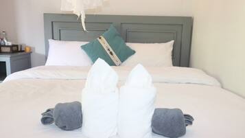 Habitación estándar, balcón, vista al río | Wifi gratis