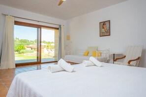 6 habitaciones, tabla de planchar con plancha y wifi gratis 