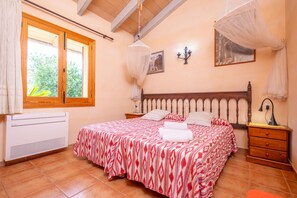 3 habitaciones, tabla de planchar con plancha y wifi gratis 
