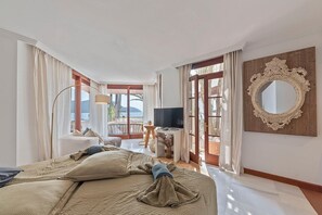 4 室のベッドルーム、アイロン / アイロン台、WiFi (無料)、ベッドシーツ