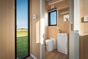 Dusch, hårtork och handdukar