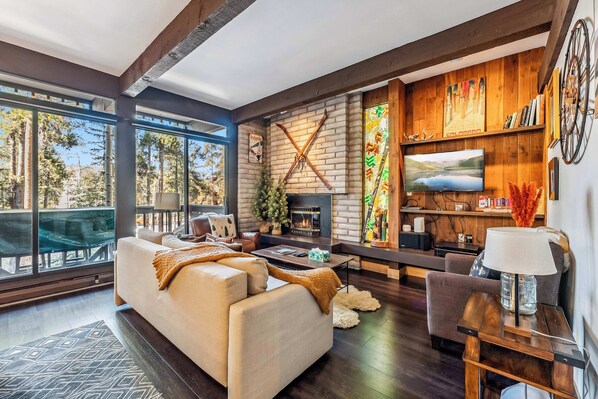 TV, fireplace, offices