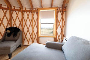Smart TV, fireplace - OsoBlu Yurts Group Booking (Garden City)