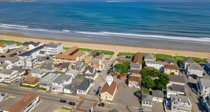 Walk to Beach and Pier in Old Orchard Beach