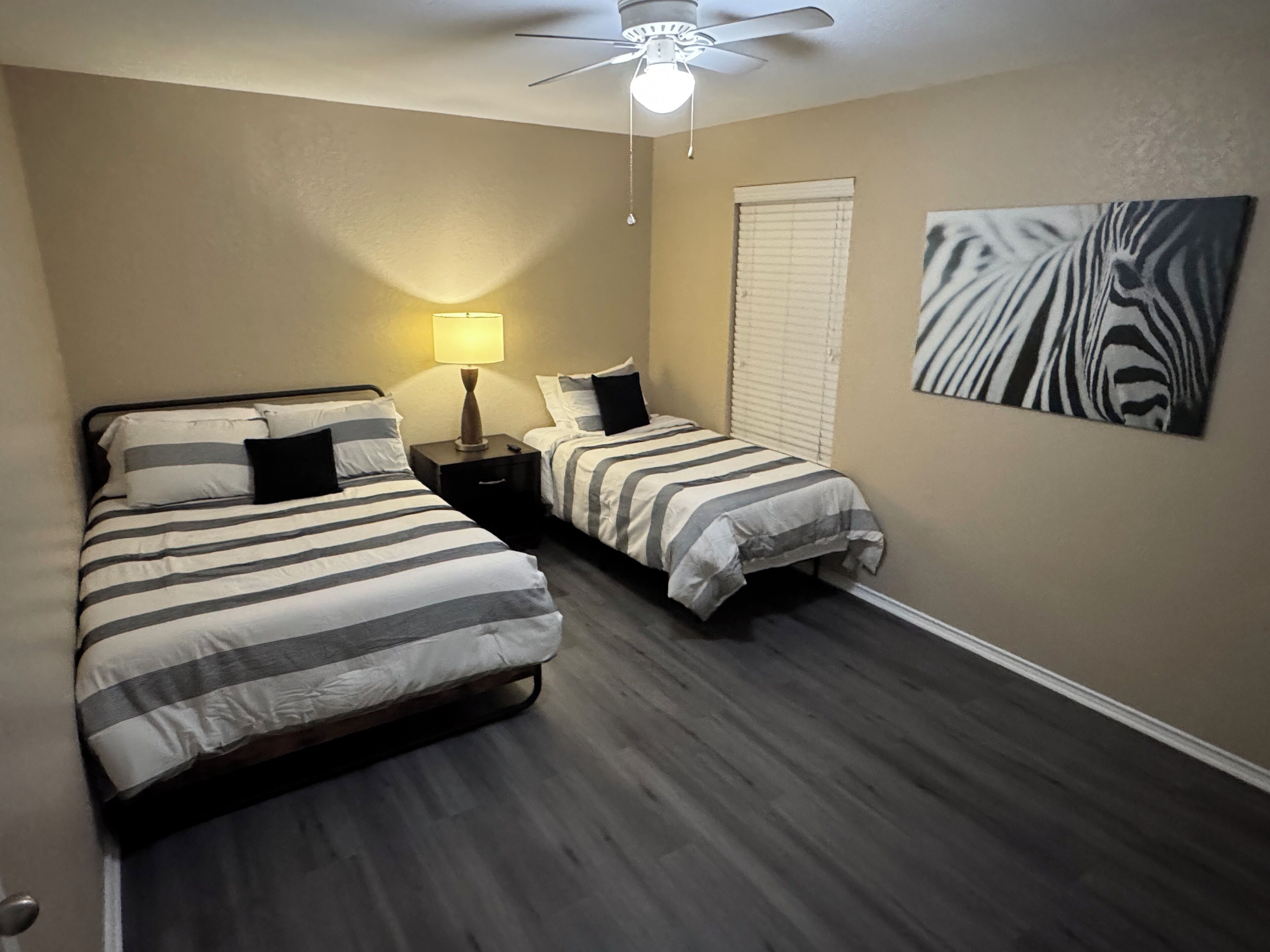 5 bedrooms, iron/ironing board, WiFi, bed sheets