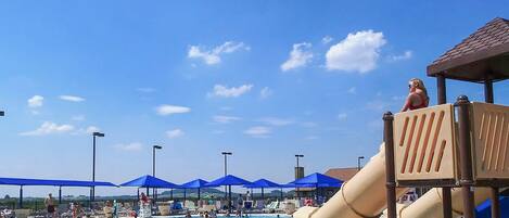 Piscina coberta i piscina a l'aire lliure