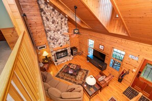 TV, fireplace, DVD player - Log Home Luxury, Comfort Defined/Moonbeam Views! (Galena)