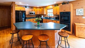 Frigorífic, microones, forn i placa de cuina 