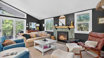 Televisión, chimenea