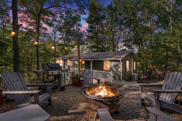 Escape to the Green Hollow in Hedgesville, a cozy yet modern retreat tucked in the peaceful Sleepy Hollow community.