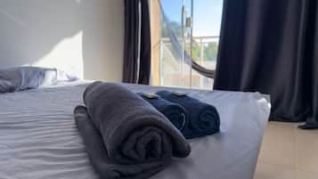 Apartment | Laptop workspace, blackout curtains, iron/ironing board, free WiFi