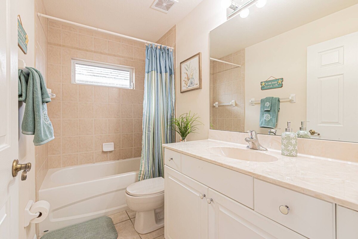 Photo 23 of Briarwood upscale pool/spa home w/lake views, outdoor TV/entertaining area & 2nd king guest suite
