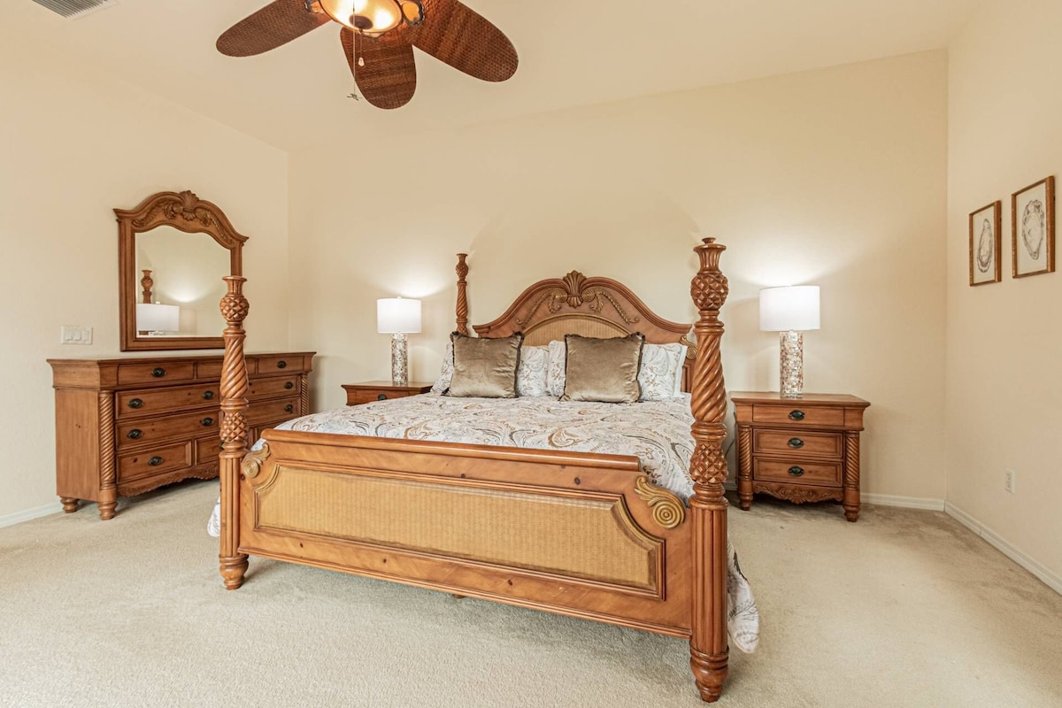 Photo 10 of Briarwood upscale pool/spa home w/lake views, outdoor TV/entertaining area & 2nd king guest suite