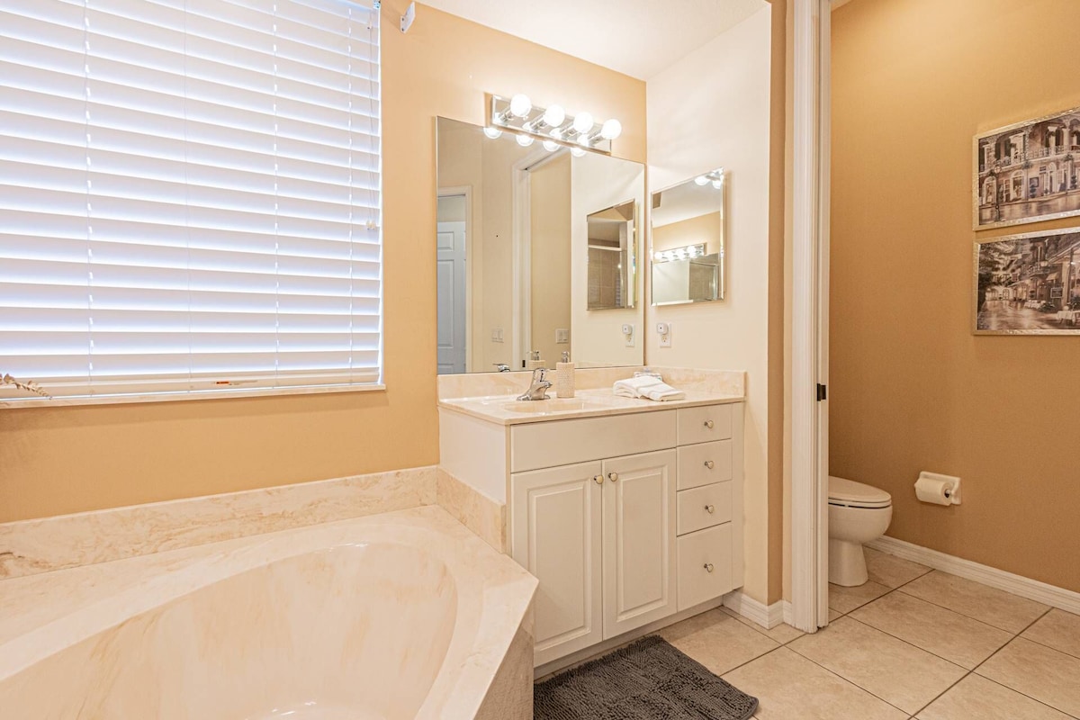 Photo 16 of Briarwood upscale pool/spa home w/lake views, outdoor TV/entertaining area & 2nd king guest suite