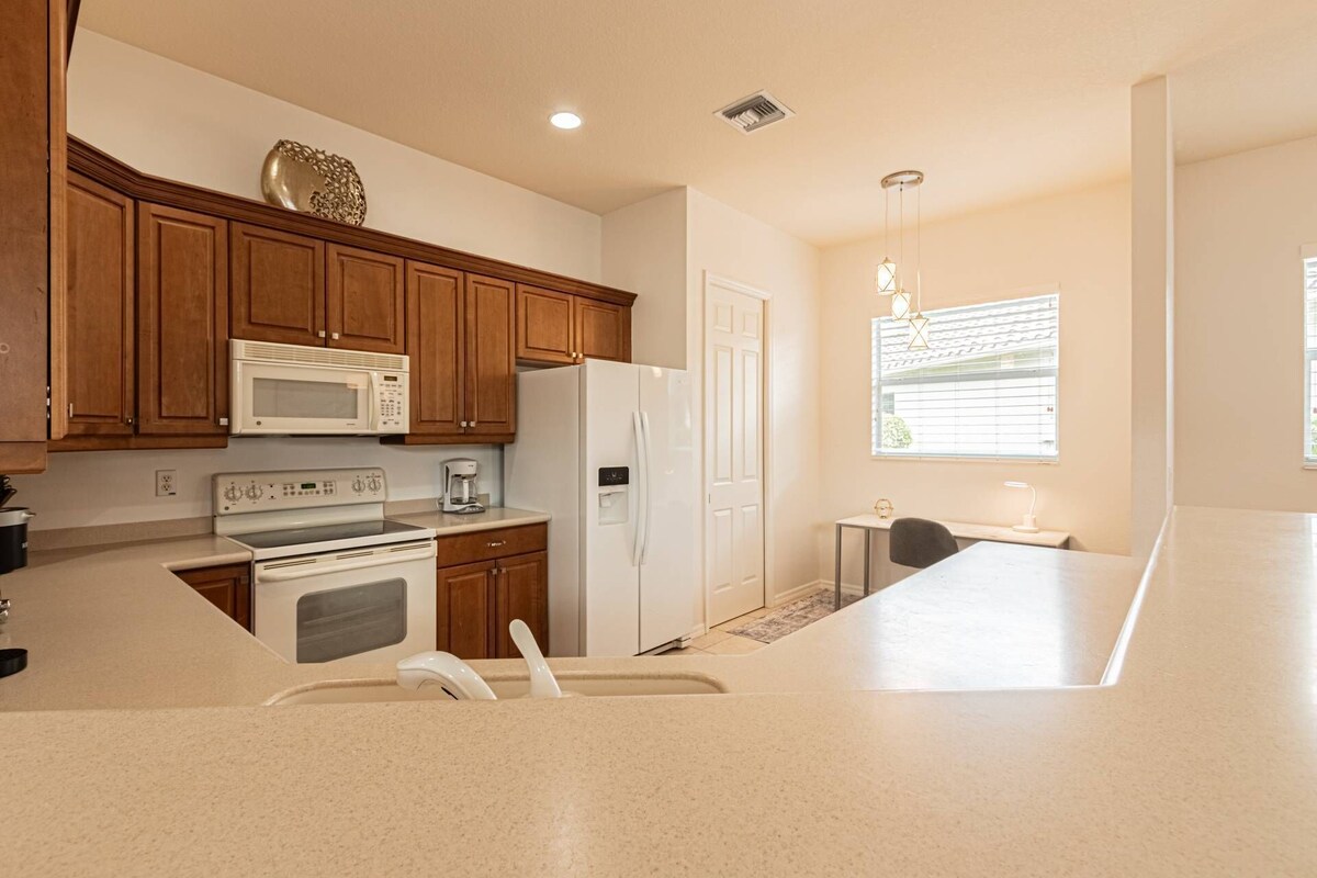 Photo 8 of Briarwood upscale pool/spa home w/lake views, outdoor TV/entertaining area & 2nd king guest suite