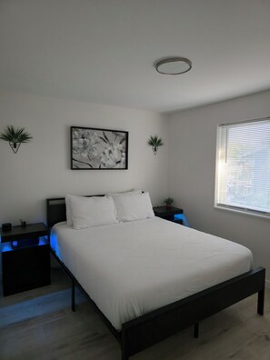 2 bedrooms, desk, free WiFi, bed sheets - 2 BR / Modern & Bright / Near Downtown Bellingham (Bellingham)