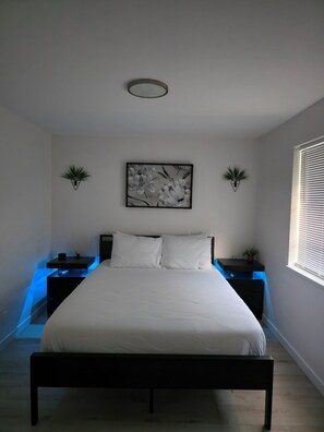 2 bedrooms, desk, free WiFi, bed sheets