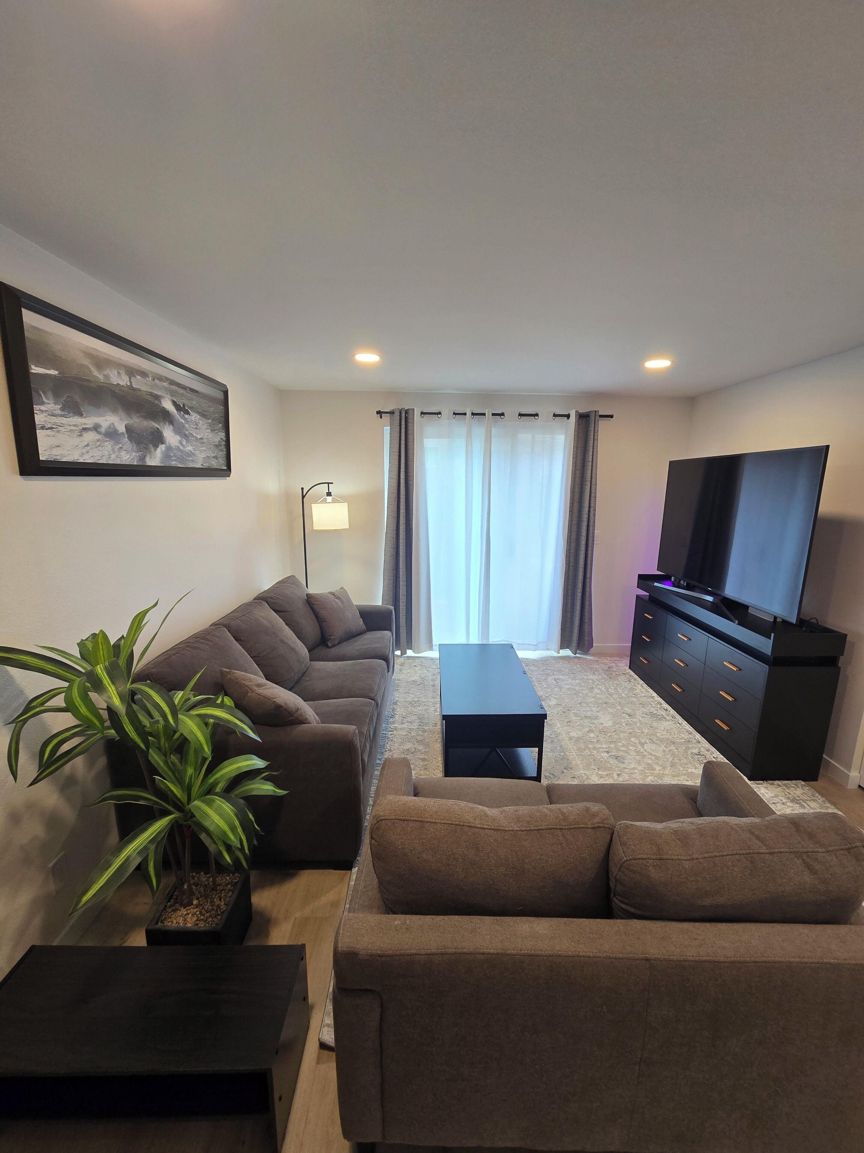 Smart TV, offices, computer monitors