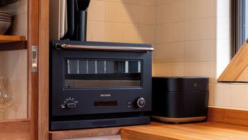 Fridge, microwave, oven, cookware/dishes/utensils