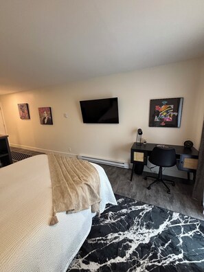 مكواة/لوح كي وواي فاي وملاءات أسرّة