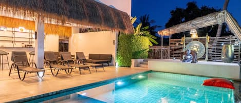 Outdoor pool, sun loungers