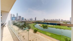 Apartamento superior, vistas al campo de golf | Vistas del balcón