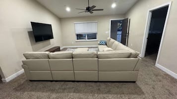 Tv, bordfodbold, bøger