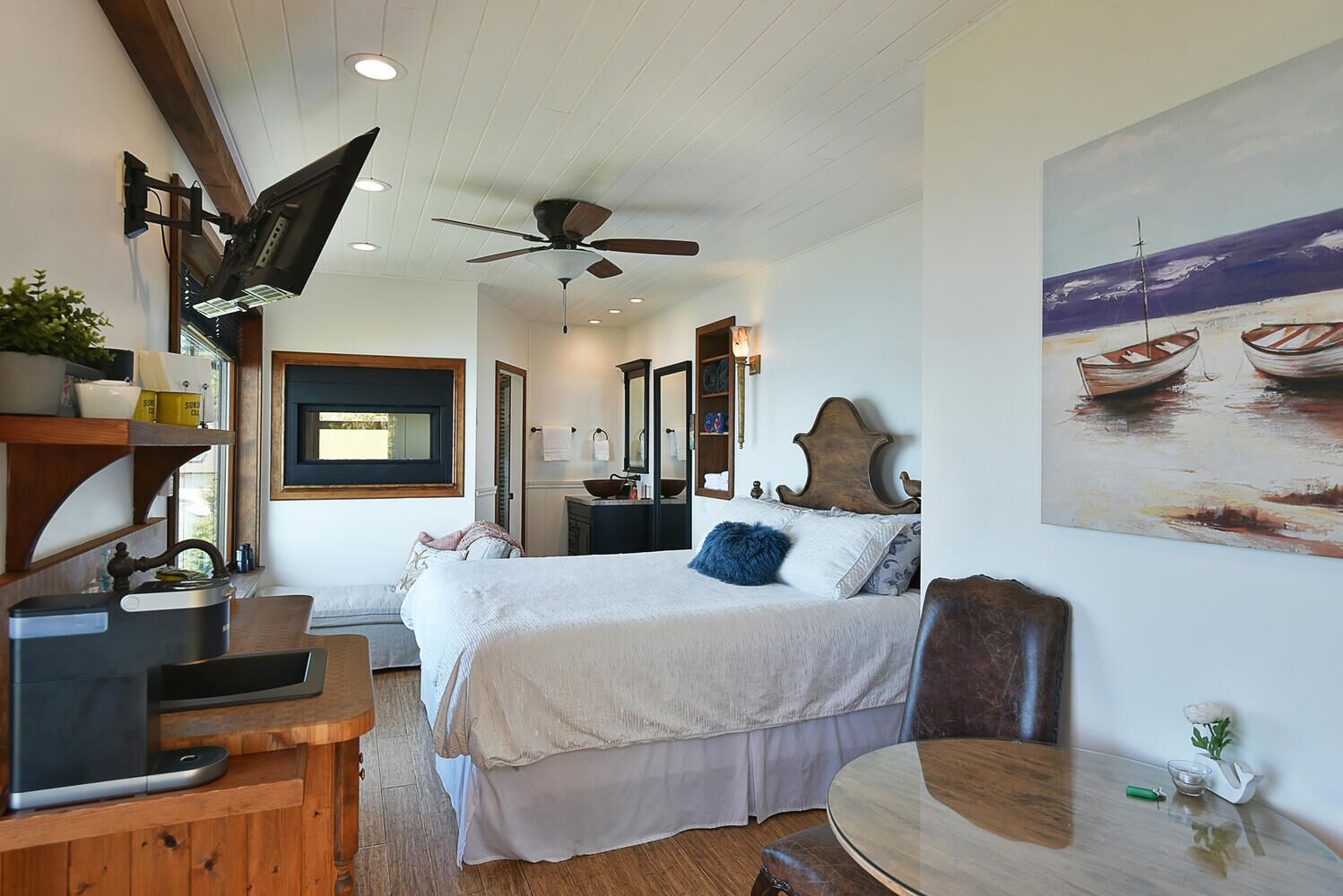 1 habitación, tabla de planchar con plancha, wifi gratis y ropa de cama 